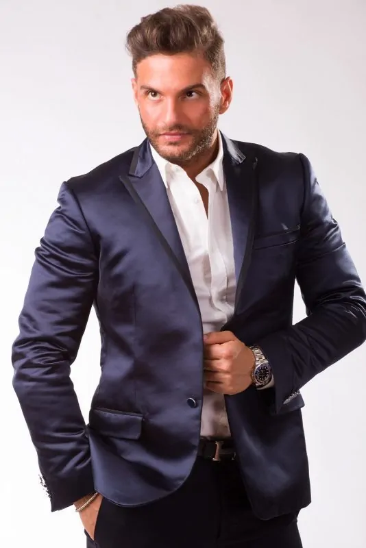 Ritratto corporate uomo in studio fotografico Milano