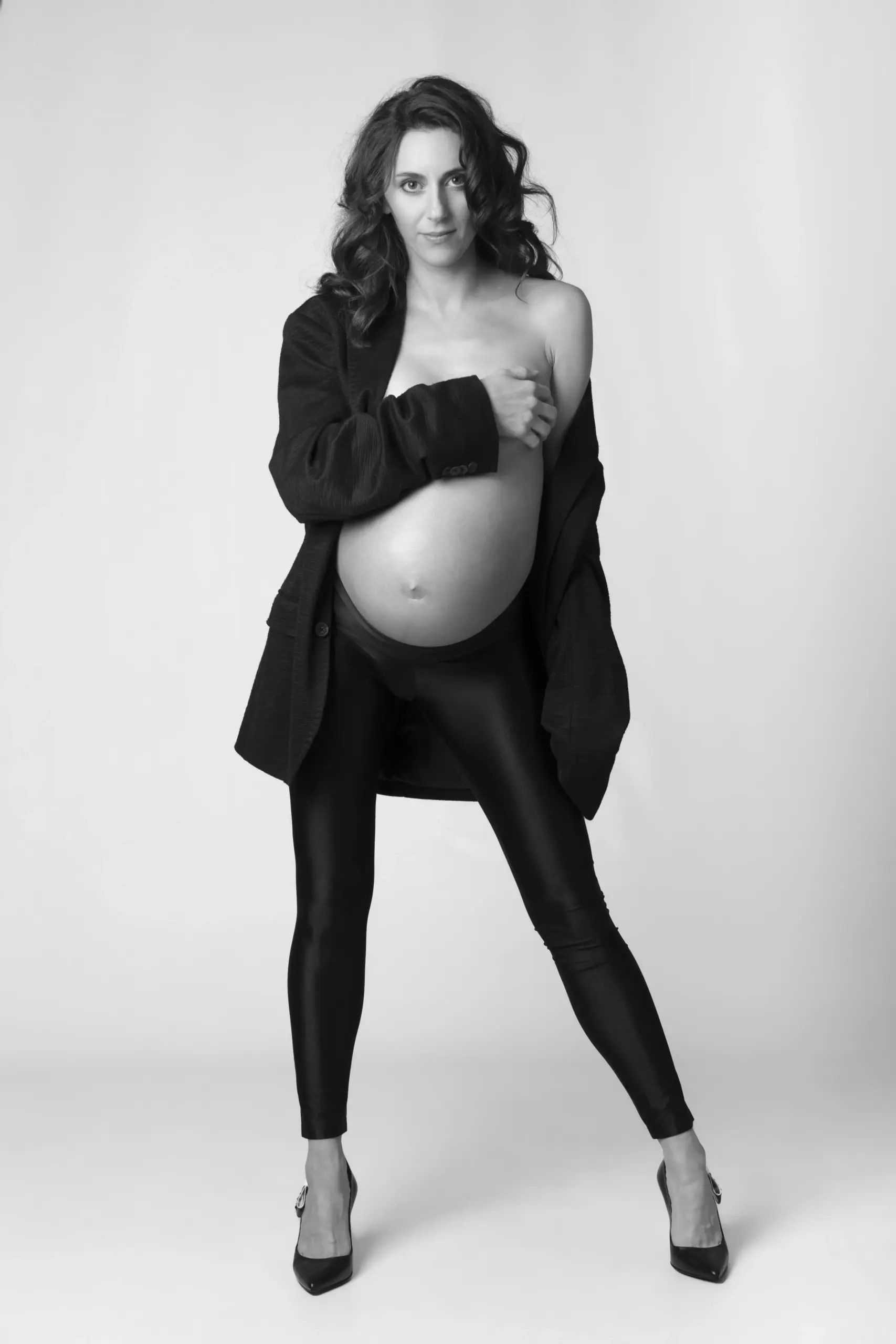 Servizio fotografico gravidanza in studio a Milano