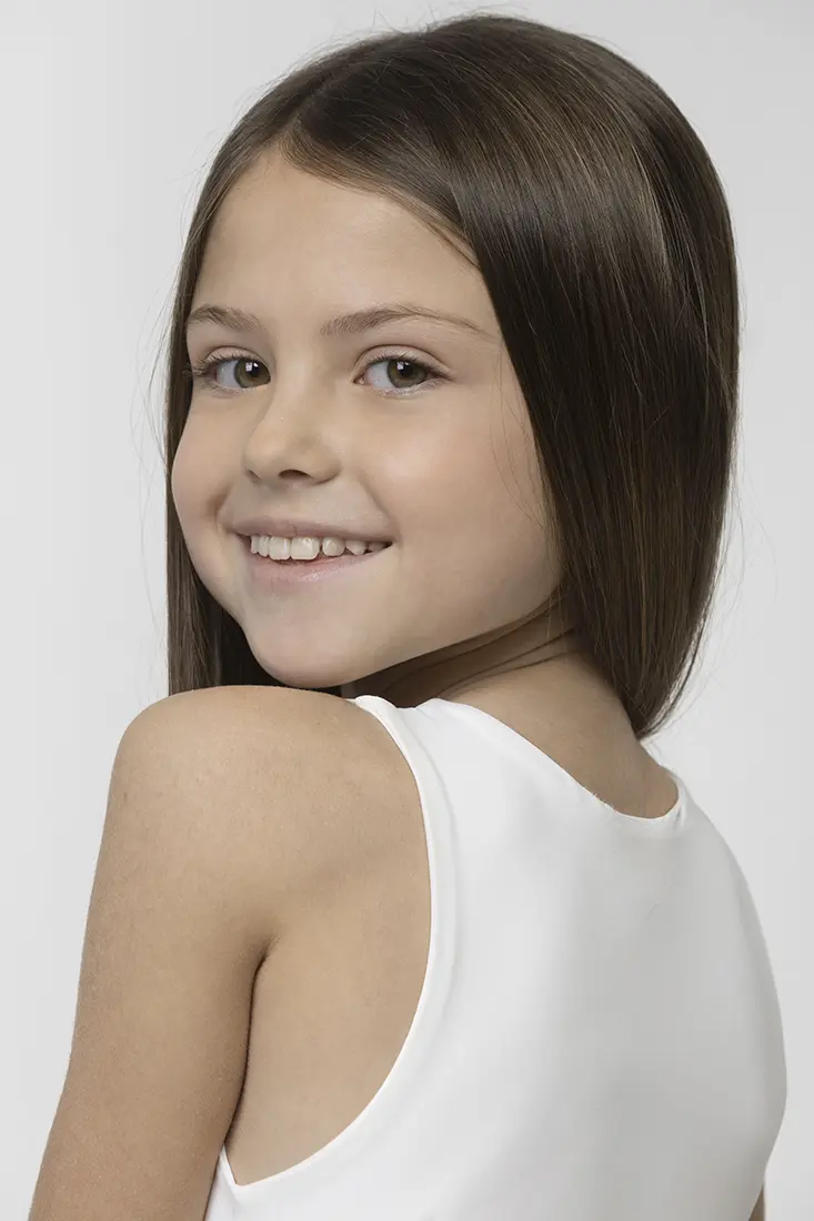 Ritratto naturale bambina modella in studio fotografico a Milano, come diventare baby modella