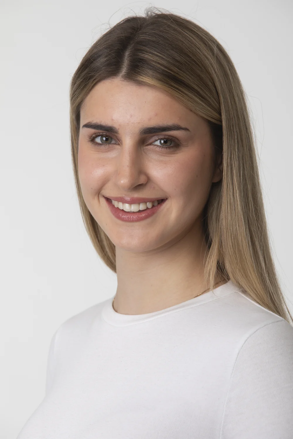 Polaroid modelle Milano ritratto sorriso naturale maglia bianca per casting